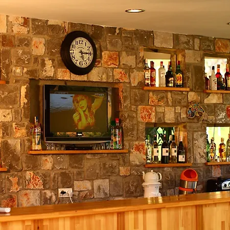 Dalos Hotel 2*
