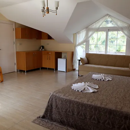 Dalos Hotel 2*