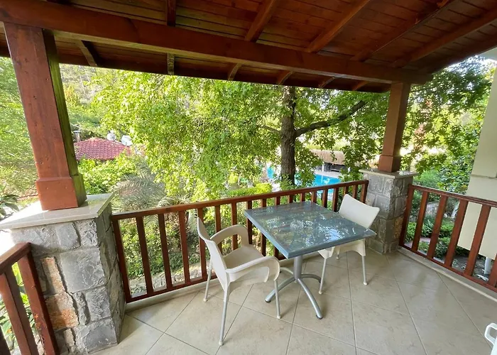 Dalos ギョジェク