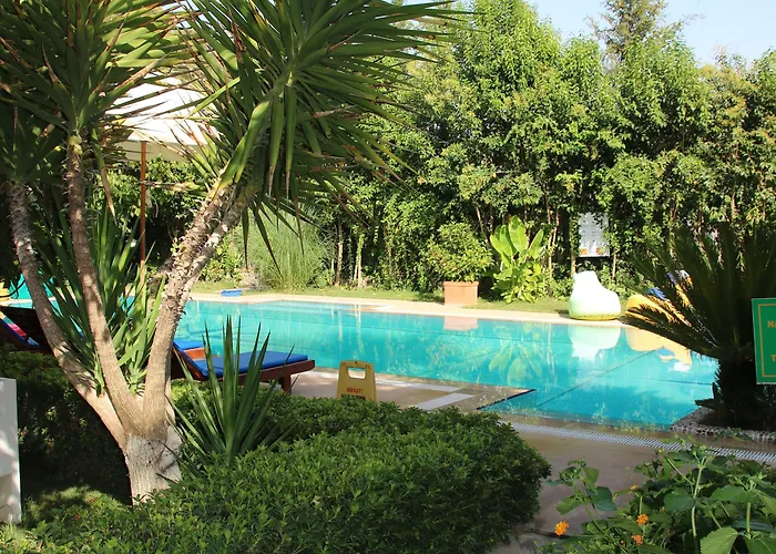 Dalos ホテル ギョジェク