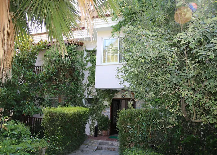 ホテル Dalos ギョジェク